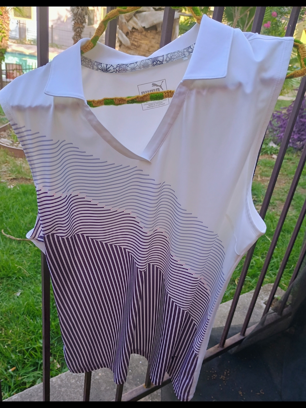 Lot Of 2 Puma women s golf shirts LG/XL